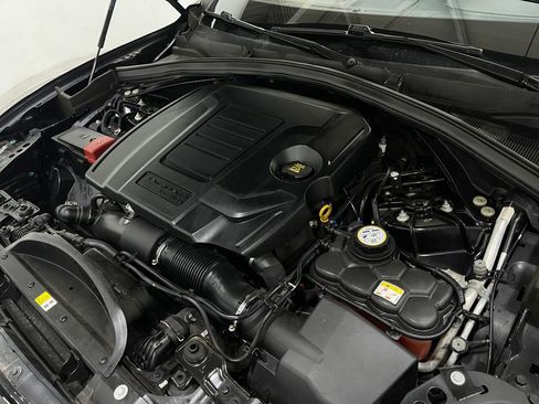 Used 2020 Jaguar F-PACE Premium image 29