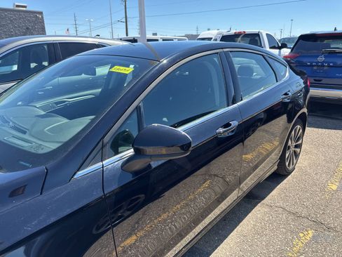 Used 2020 Ford Fusion SE image 16