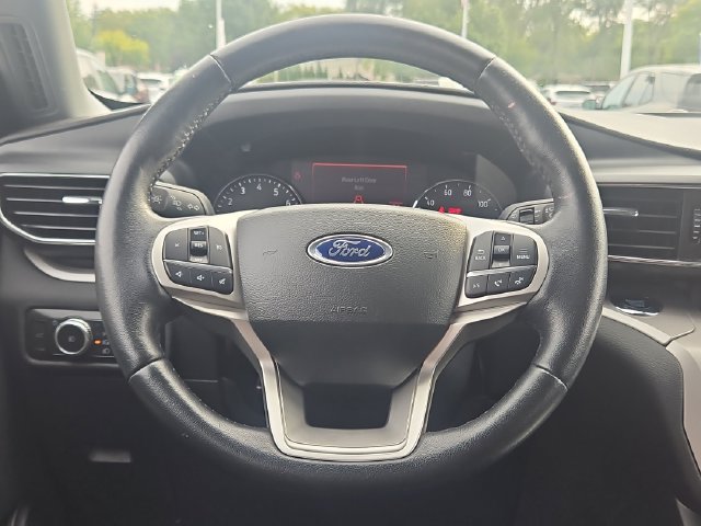 Used 2023 Ford Explorer XLT w/ Equipment Group 202A AWD/4WD image 30