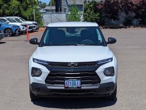 Used 2022 Chevrolet TrailBlazer LS w/ LPO, Blackout Package AWD/4WD image 8