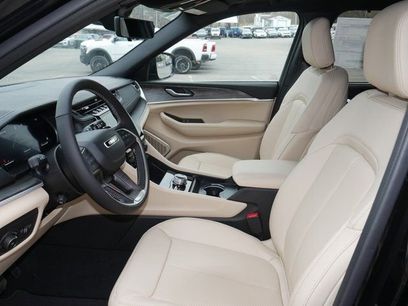 New 2025 Jeep Grand Cherokee Limited w/ Luxury Tech Group II