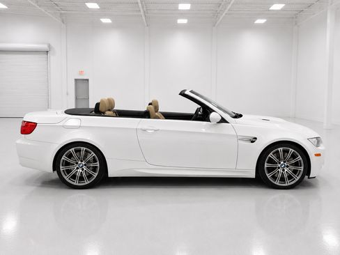 Used 2011 BMW M3 Convertible RWD image 5