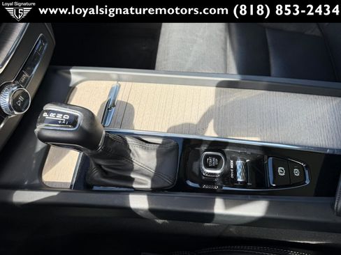 Used 2018 Volvo XC60 T6 Inscription w/ Luxury Seat Package image 35