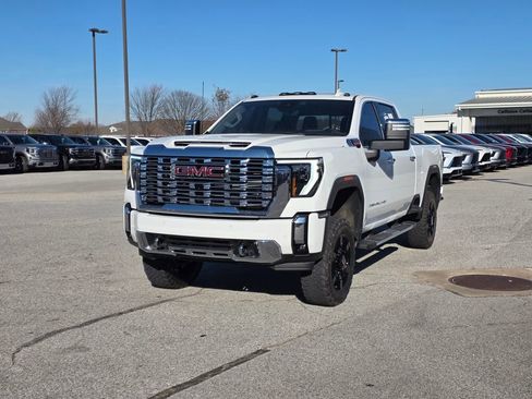 Used 2025 GMC Sierra 2500 Denali w/ Denali Reserve Package image 3