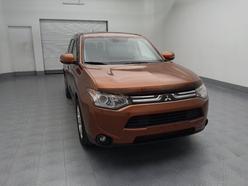 Used 2014 Mitsubishi Outlander GT AWD/4WD image 14