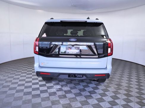 Certified 2025 Ford Expedition Active AWD/4WD image 7