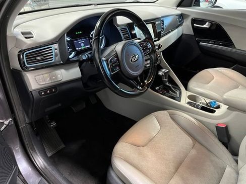 Used 2018 Kia Niro EX FWD image 19