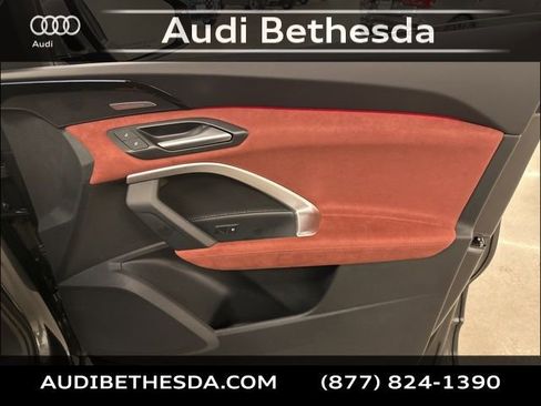 New 2025 Audi SQ5 Prestige image 24