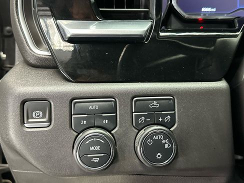 Used 2024 Chevrolet Silverado 1500 LT AWD/4WD image 20