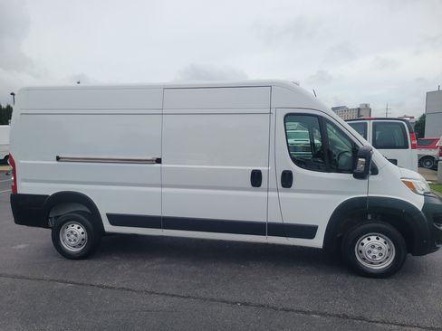 Used 2023 RAM ProMaster 2500 FWD image 3