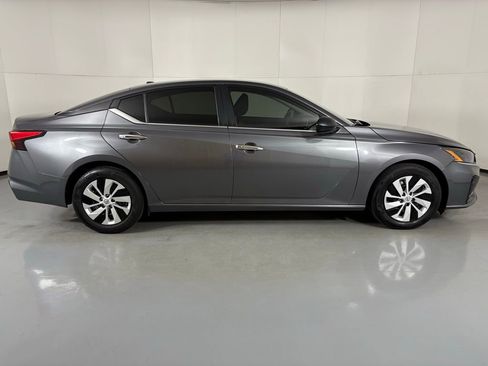 Certified 2025 Nissan Altima 2.5 S image 9