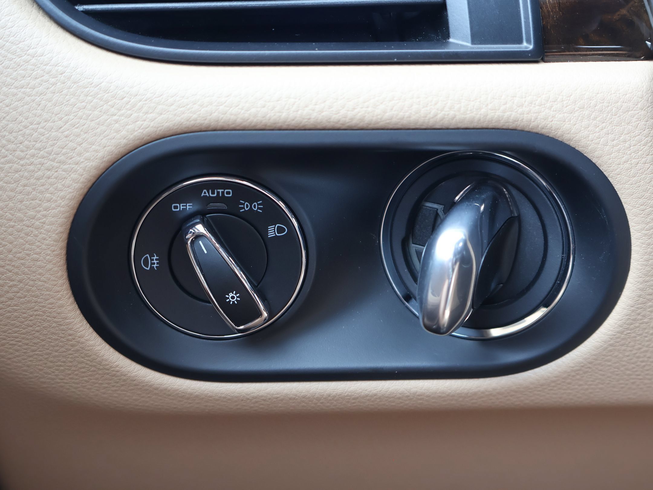 Certified 2026 Porsche Macan AWD/4WD image 20