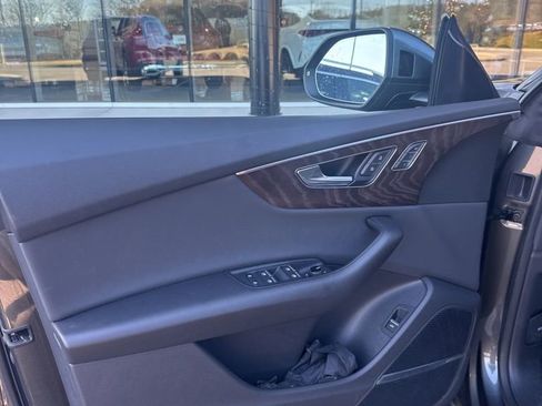 Used 2021 Audi Q8 Premium Plus w/ Premium Plus Package image 6