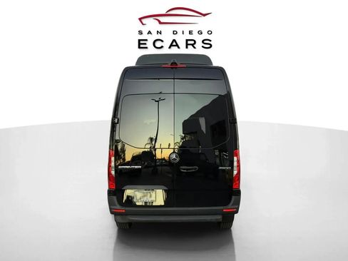 Used 2019 Mercedes-Benz Sprinter 2500 image 6