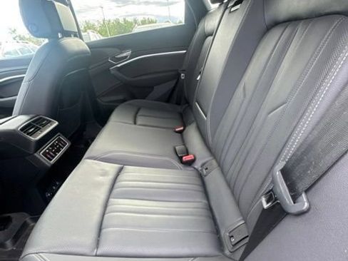 Used 2023 Audi e-tron Premium Plus AWD/4WD image 19