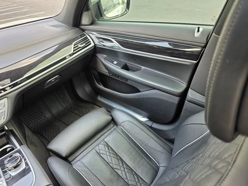 Used 2019 BMW 750i xDrive w/ Executive Package AWD/4WD image 39