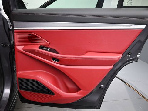 Used 2024 Jeep Wagoneer Launch Edition image 16