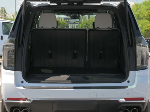 New 2026 Chevrolet Suburban Premier AWD/4WD image 41