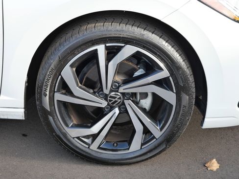 Certified 2025 Volkswagen Jetta SEL image 15