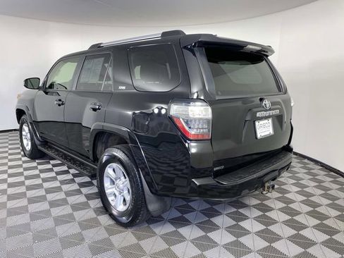 Used 2021 Toyota 4Runner SR5 AWD/4WD image 5