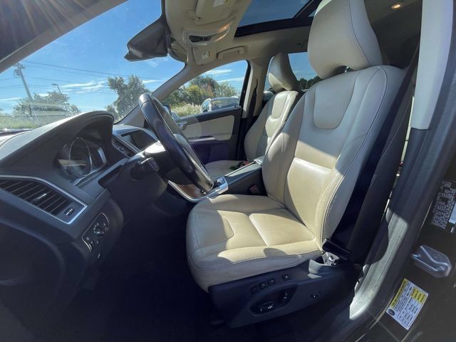 Used 2017 Volvo XC60 T5 Inscription w/ Preferred Option Package AWD/4WD image 17