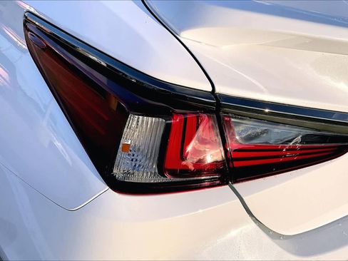 New 2025 Lexus ES 350 w/ Premium Package image 14