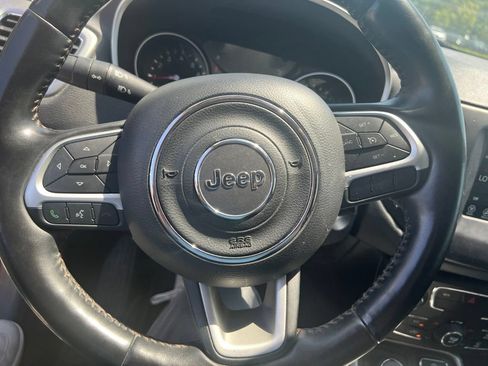 Used 2018 Jeep Compass Latitude w/ Popular Equipment Group AWD/4WD image 30