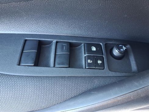 Used 2022 Toyota Corolla LE image 20