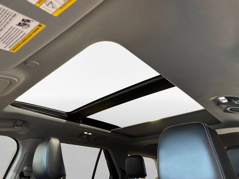 Used 2023 Ford Explorer XLT w/ Equipment Group 202A image 23