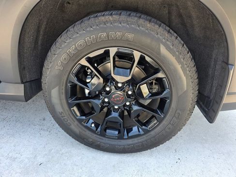 Used 2025 Nissan Armada PRO-4X w/ Pro-4X Premium Package AWD/4WD image 19