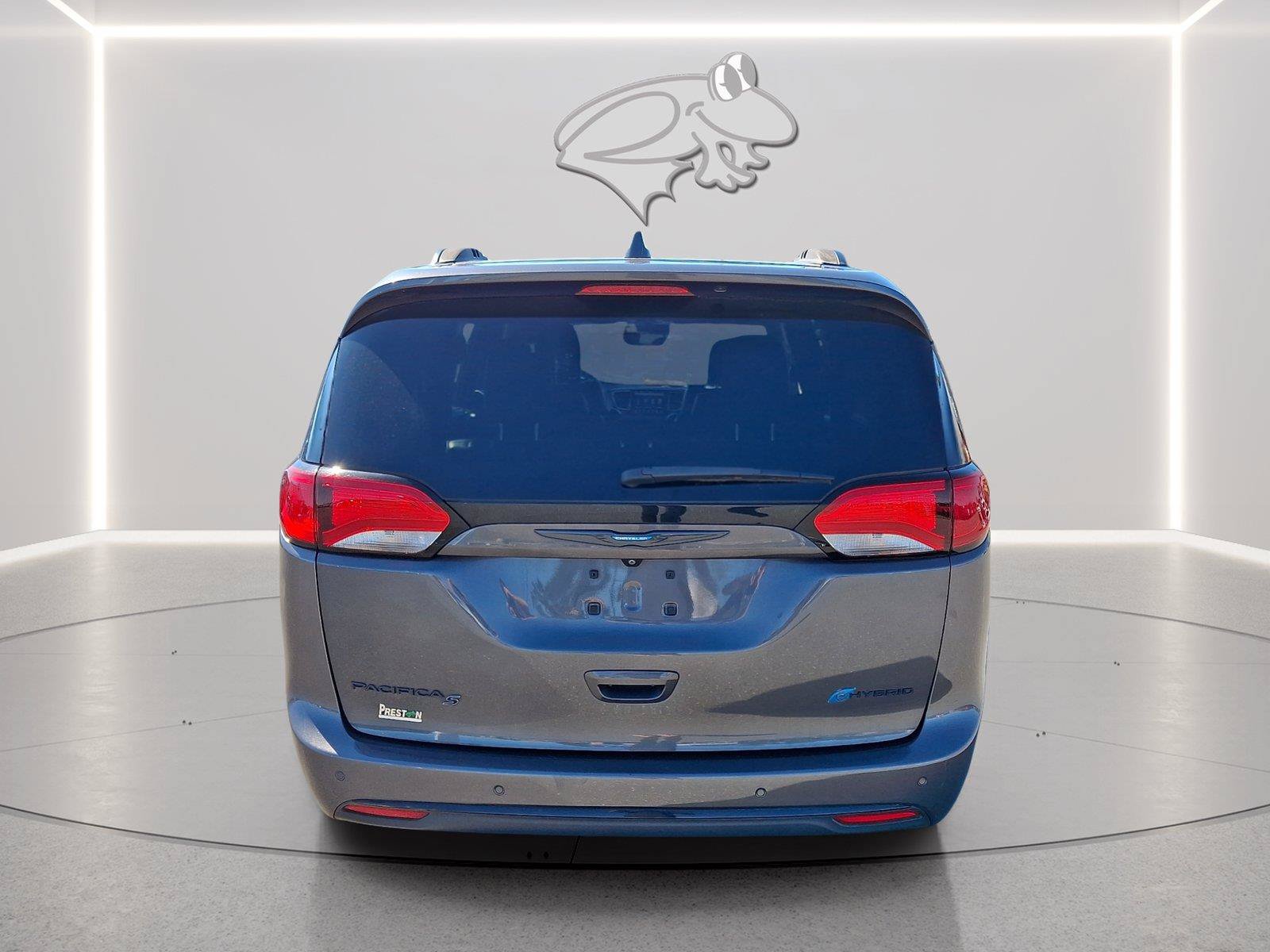 Used 2020 Chrysler Pacifica Limited w/ Advanced Safetytec Group FWD image 4