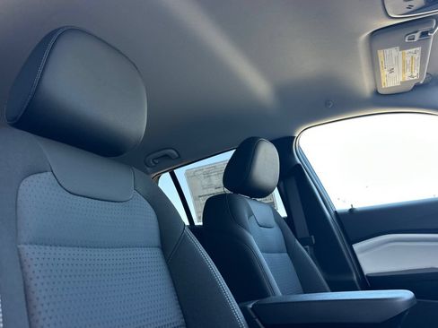 New 2026 Chevrolet Trax LT w/ LT Convenience Package FWD image 17