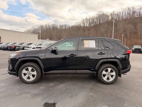 Used 2021 Toyota RAV4 XLE w/ Convenience Package image 8