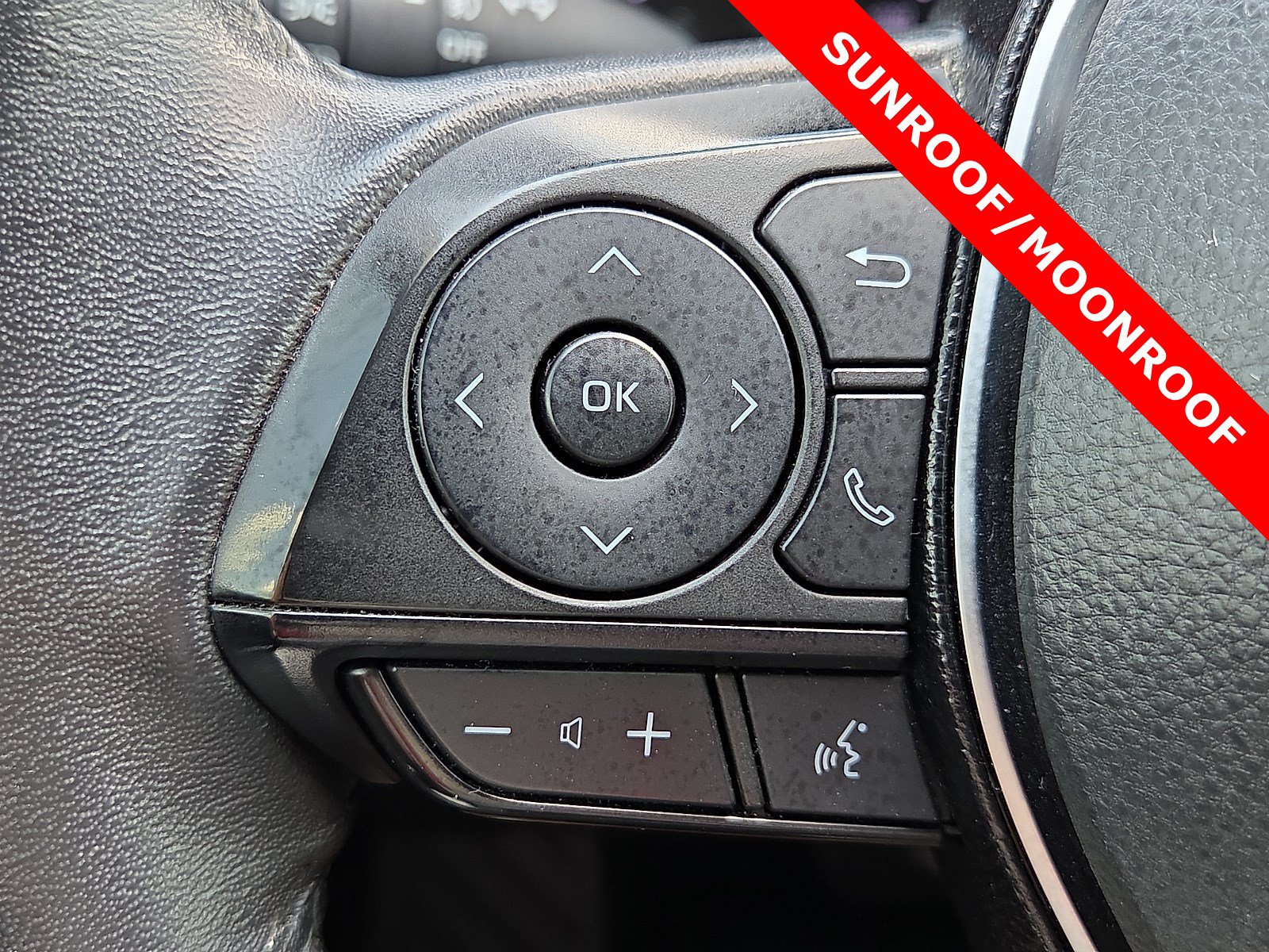 Used 2022 Toyota RAV4 XLE Premium FWD image 21