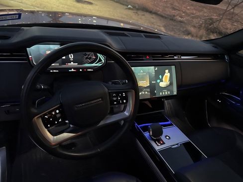 Used 2024 Land Rover Range Rover SE image 5