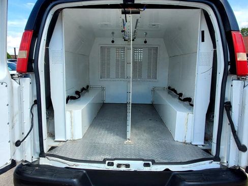 Used 2014 Chevrolet Express 3500 Extended image 19