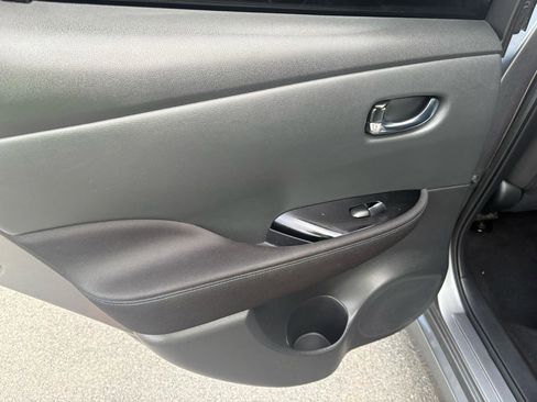 Used 2021 Nissan Leaf SV w/ SV Technology Package image 33