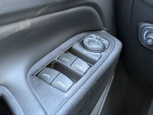 Used 2019 Chevrolet Equinox LT image 16