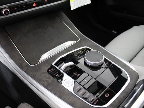 New 2026 BMW X5 xDrive40i w/ Climate Comfort Package image 17