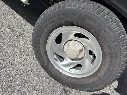 Used 2001 Ford F150 XL image 17