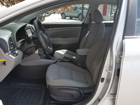 Used 2018 Hyundai Elantra SEL FWD image 3