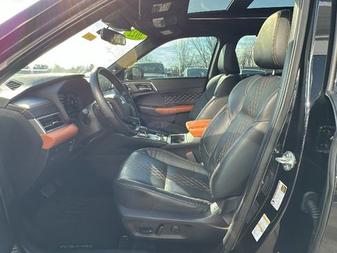 Used 2022 Mitsubishi Outlander SEL image 13