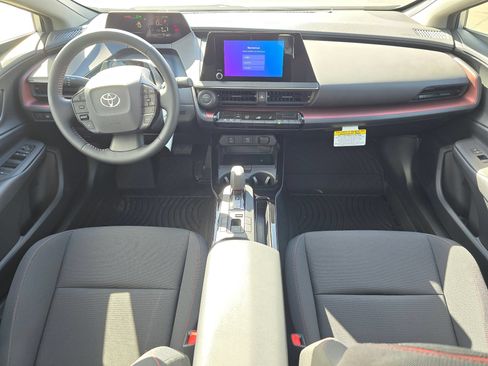 Used 2026 Toyota Prius Plug-In Hybrid FWD image 39