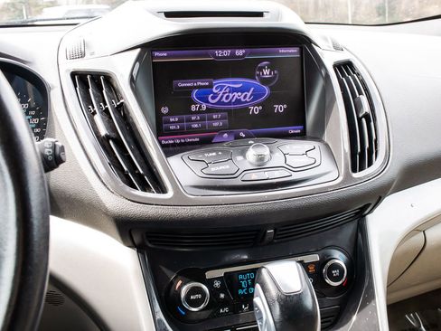 Used 2013 Ford Escape SEL w/ Class II Trailer Tow Pkg image 19