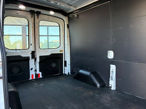Used 2019 Ford Transit 250 130 Medium Roof RWD image 15