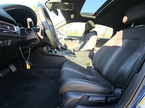 Used 2025 Honda Civic Sport image 11