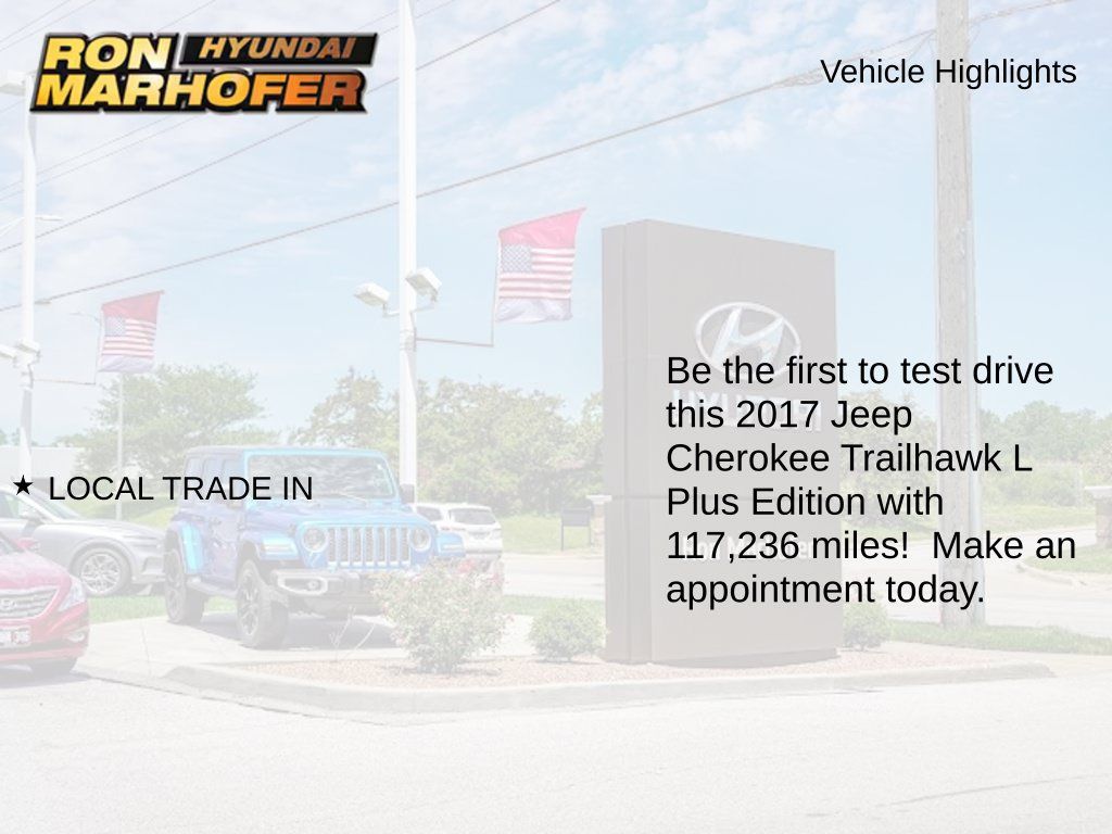 Used 2017 Jeep Cherokee Trailhawk AWD/4WD image 2