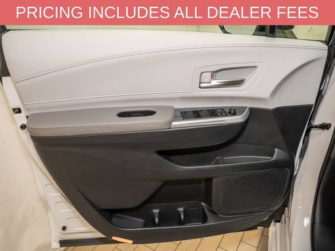 Certified 2025 Toyota Sienna XLE FWD image 12