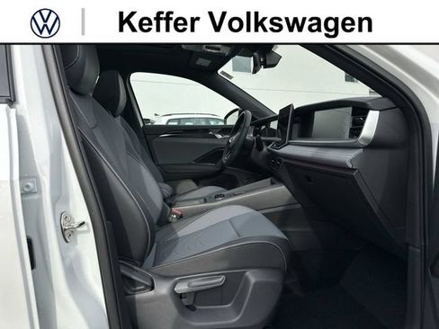 New 2026 Volkswagen Tiguan SE R-Line FWD image 31