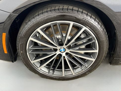 Used 2023 BMW 530i w/ Convenience Package RWD image 38